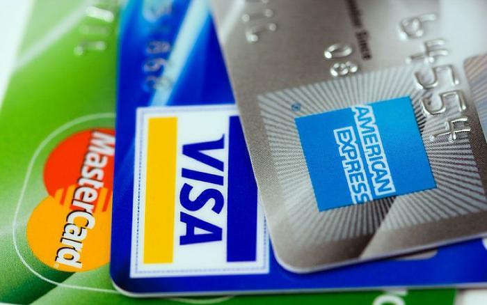 Using credit cards to fly business class