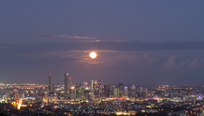 Save money in Brisbane with a free night skyline