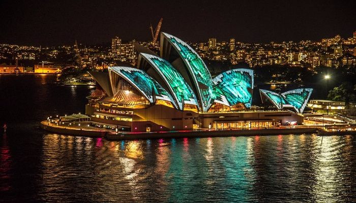 sydney-opera-house lit up by lasers