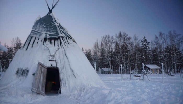Warming hut at Santas village