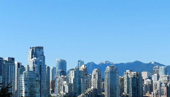 Vancouver skyline and mountain views 