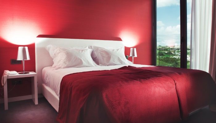 RealAbadia_Red room hotel