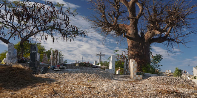 The cemetery of Seashell Island, Christian part